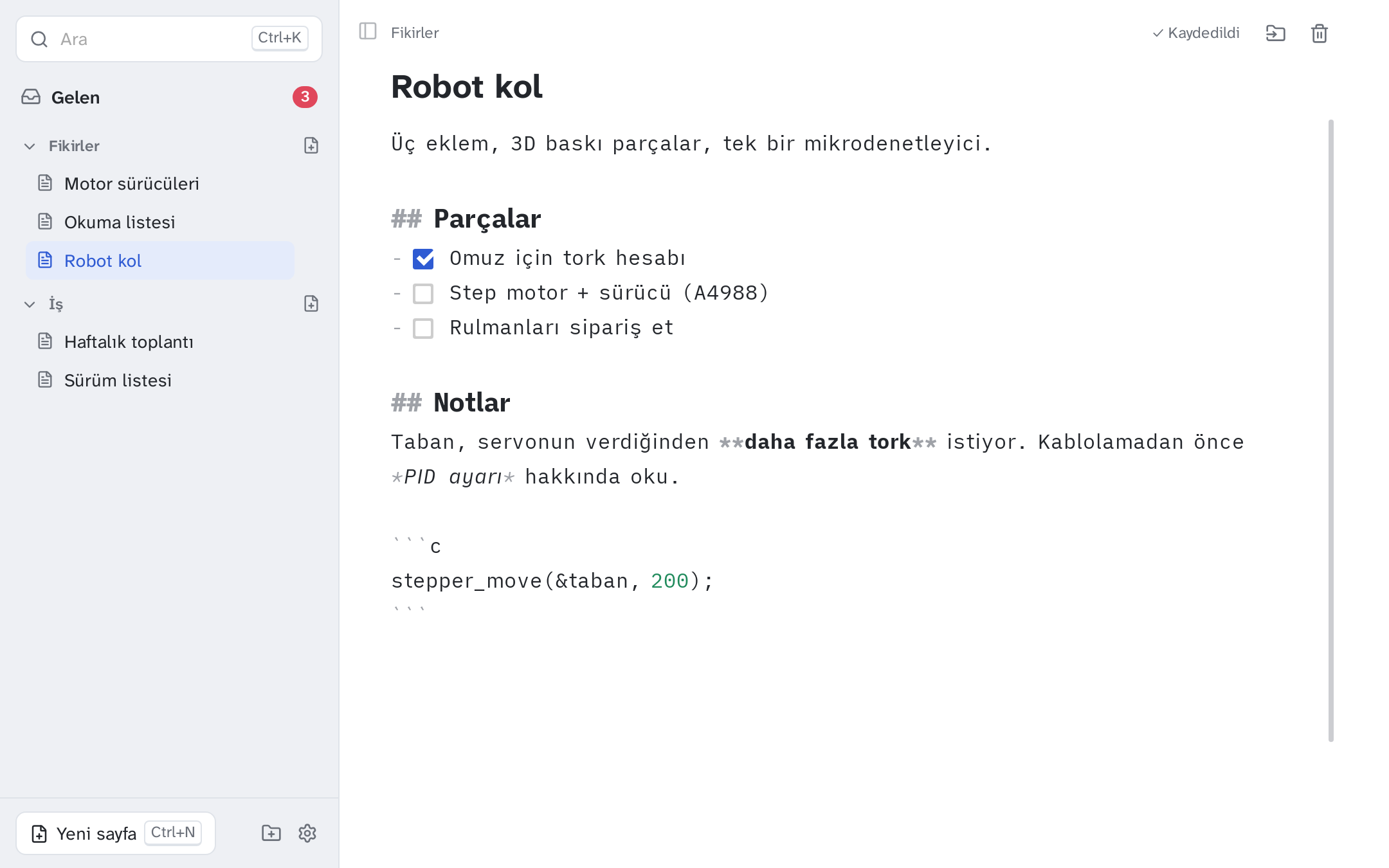 Kenar çubuğunda Fikirler ve İş klasörleri olan defter; açık olan Robot kol sayfasında başlıklar, kutucuklar ve bir kod bloğu